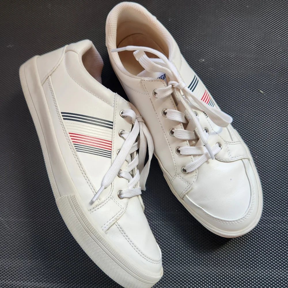 Tommy Hilfiger Shoes Size 10 - Picture 1 of 9